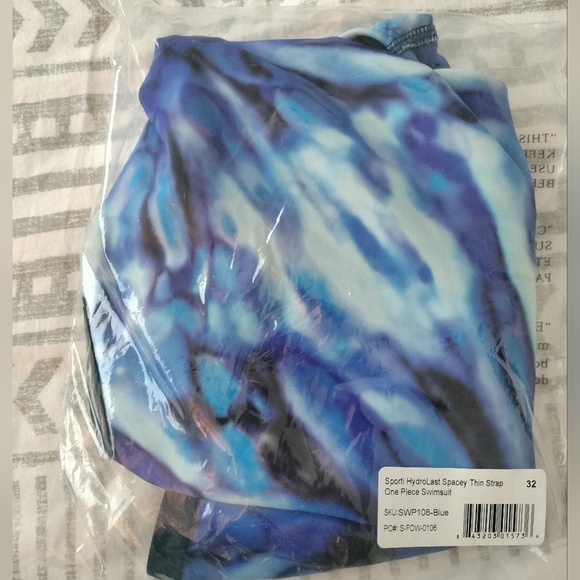 Women's Sporti One Piece Swimsuit - Picture 12 of 14